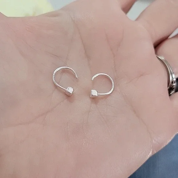 🔥LAST PAIR🔥 Tiny Wraparound Huggies - Picture 2 of 6